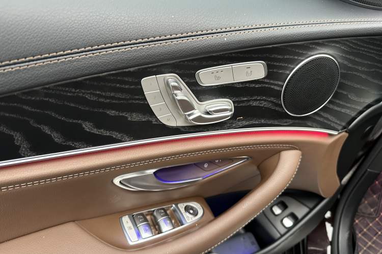 Used Mercedes-Benz E-Class New Energy 2023 E 350 e L Plug-in Hybrid Sports Sedan
