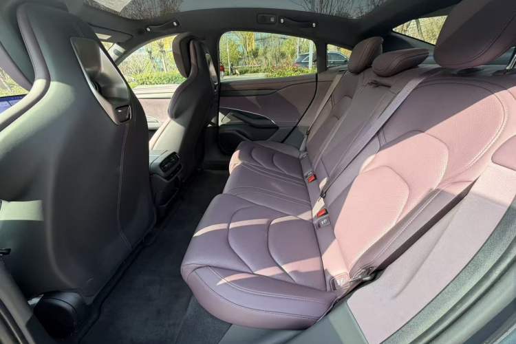 Used  SU7 2024 Rear-Drive Long-Range Intelligent Driving Version
