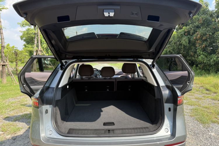 Used Chery Tiggo 9 C-DM 2025 1.5T 106KM Ultra-Comfort Edition 5 Seats Lithium-NMC
