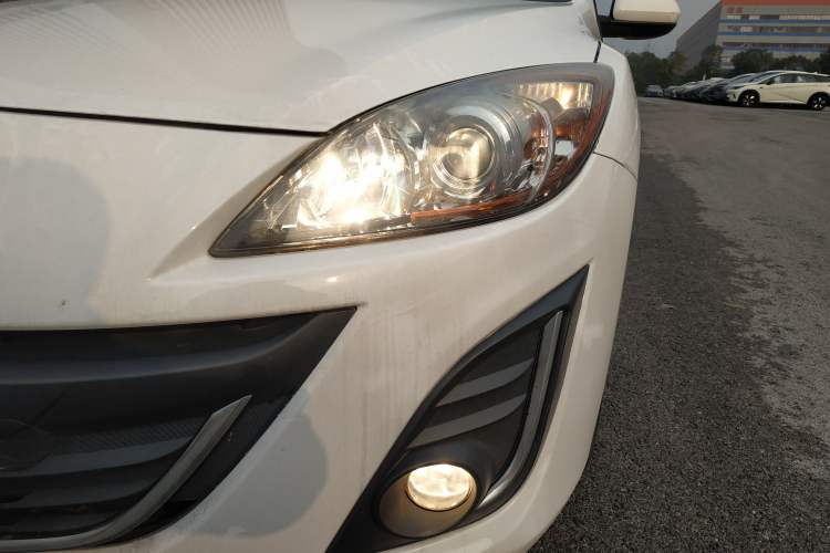 Used Mazda Mazda 3 2015 Hatchback 1.6L Automatic Elite Model
