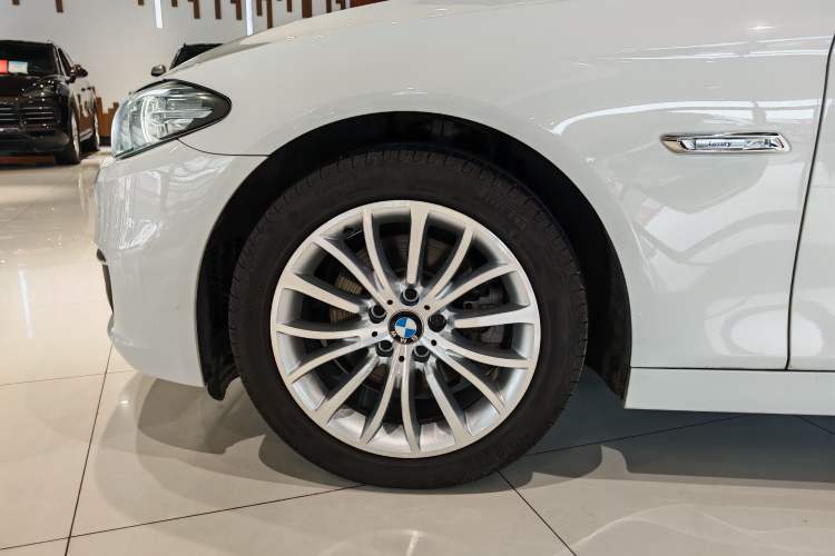 Used BMW 5 Series 2014 525Li Luxury Design Package