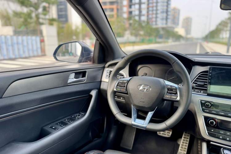 Used Hyundai Sonata 2015 1.6T GLX Advanced Model
