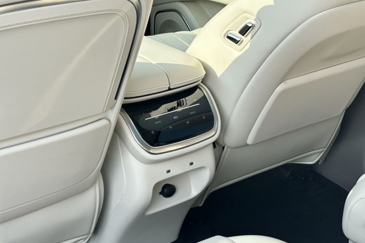 Used Wey Lanshan 2025 Four-Wheel Drive Max