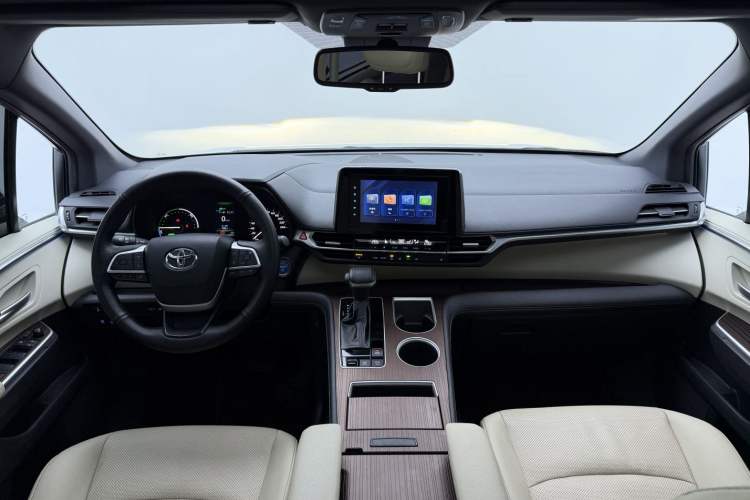 Used Toyota Sienna 2021 2.5L Hybrid Luxury Edition
