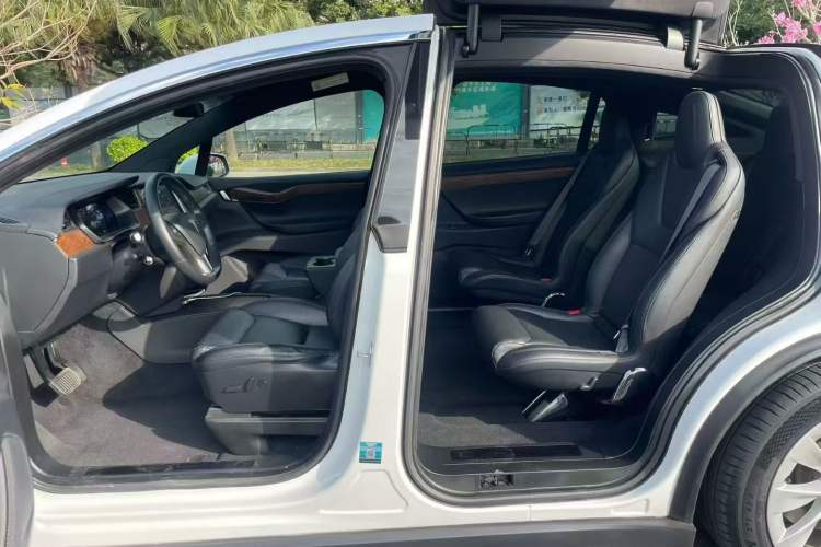 Used Tesla Model X 2019 Long-Range Version
