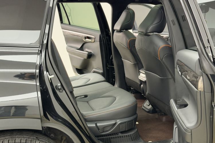 Used Toyota Crown Kluger 2024 2.5L HEV Four-Wheel Drive Premium Edition
