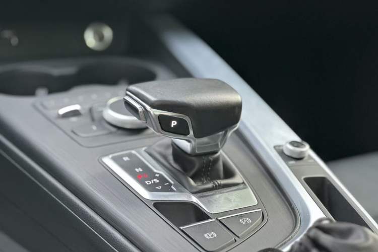 Used Audi A4L 2018 30th Anniversary Edition 45 TFSI quattro Individual Sport Edition
