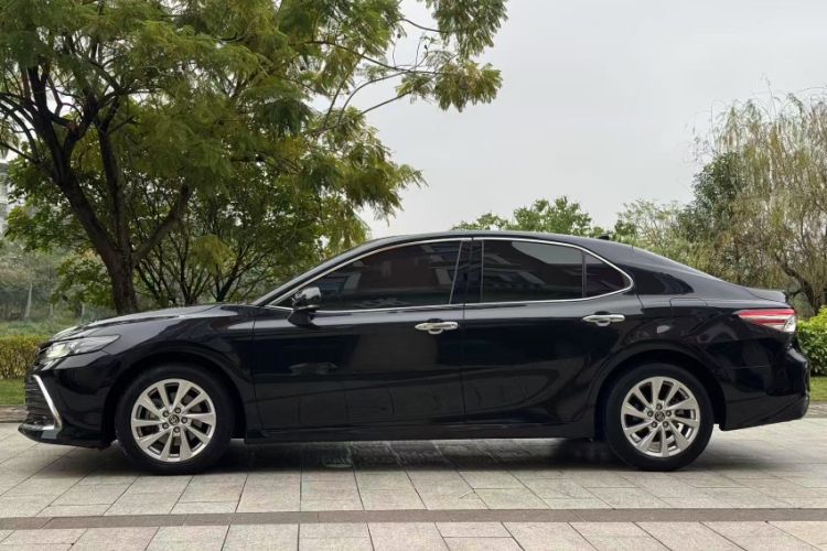 Used Toyota Camry 2021 2.0G Luxury Edition
