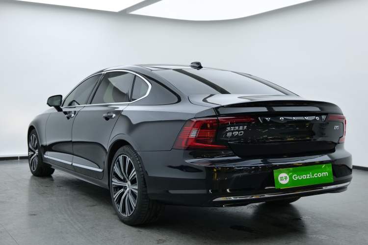 Used Volvo S90 2023 B5 Luxury Smart Edition
