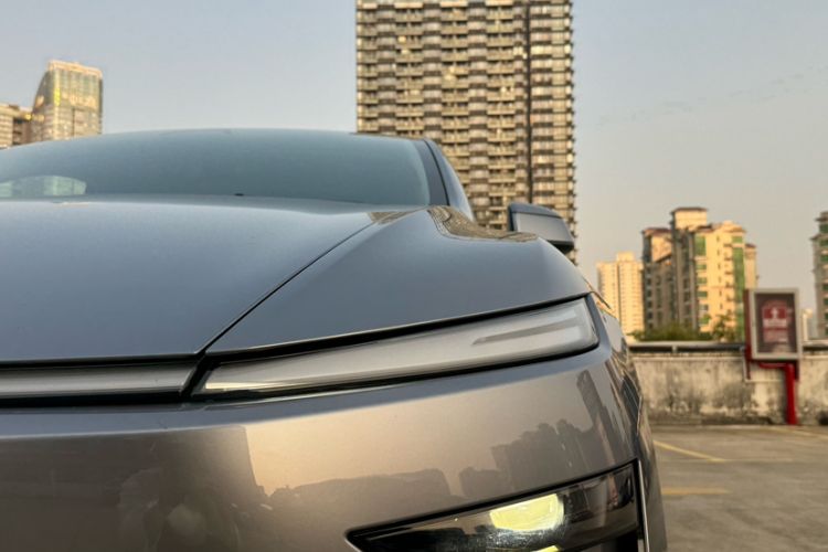 Used Tesla Model Y 2025 Rear-Wheel-Drive Version