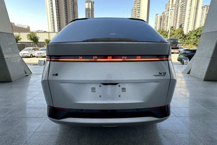 Used XPeng X9 2025 702 Four-Wheel Drive High-Performance Max
