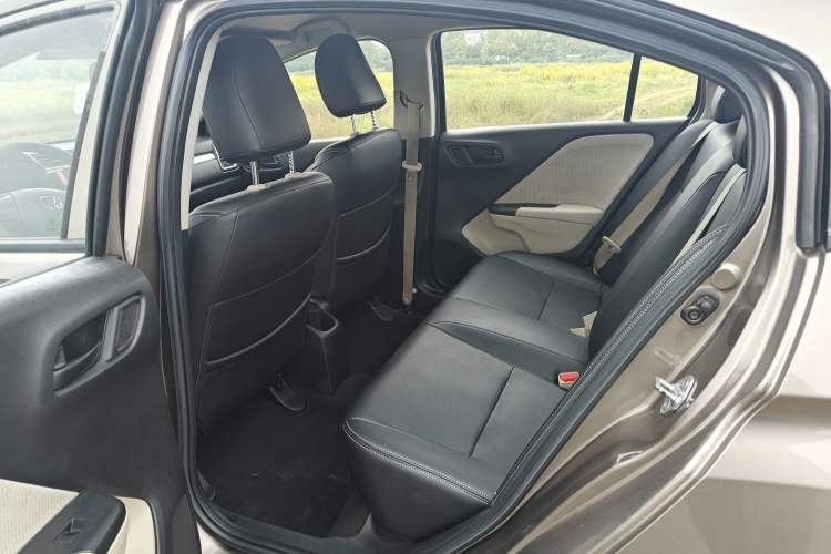 Used Honda Greiz 2016 1.5L CVT Classic Edition
