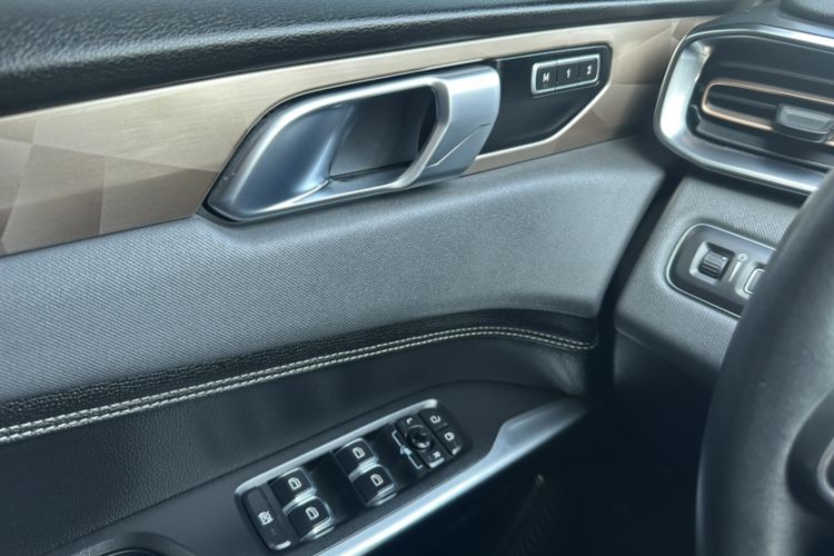 Used Lynk & Co 01 2019 2.0T Two-Wheel-Drive Pro Version China VI Standard
