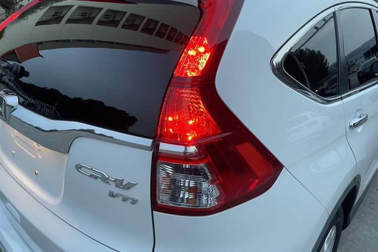 Used Honda CR-V 2015 2.4L two-wheel drive luxury version
