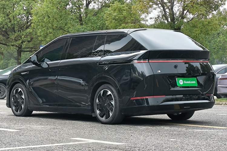 Used XPeng X9 2024 702 Ultra-Long Range Pro
