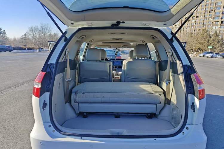 Used BYD M6 2013 2.0L Manual Comfort Edition
