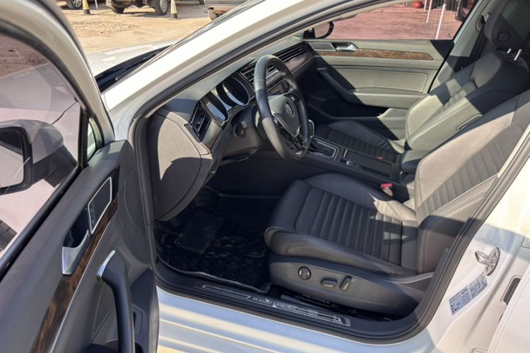 Used Volkswagen Magotan 2018 Facelift 330TSI DSG Luxury Model
