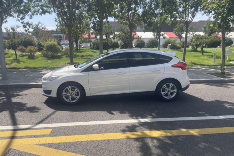 Used Ford Focus 2018 Hatchback Classic 1.6L Automatic Comfort Plus SmartDrive Edition

