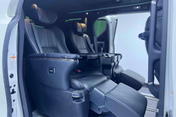 Used Toyota Vellfire 2020 Dual-Engine 2.5L HV Prestige Edition
