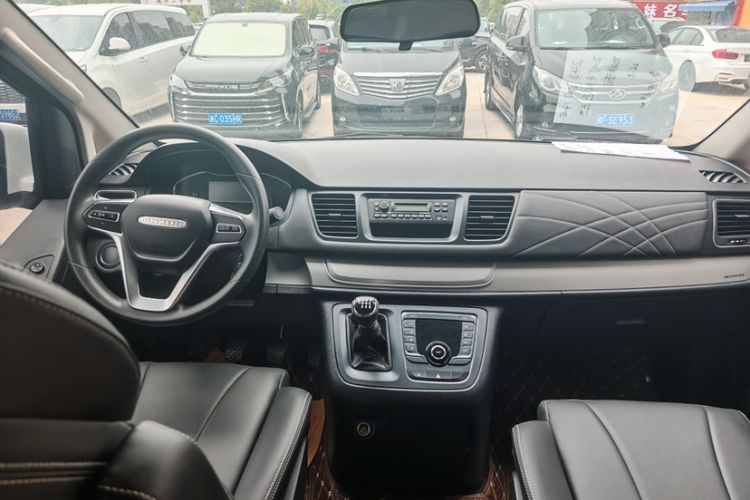 Used SAIC MAXUS G10 2023 2.0T Manual Multi-Function Version Diesel 7/8/9 Seats