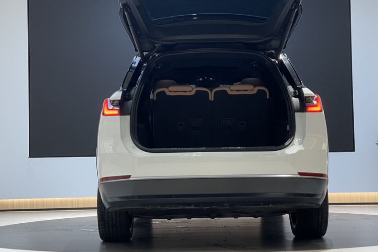 Used Nio ES8 2020 580 km Range Signature Edition Six-Seater Version
