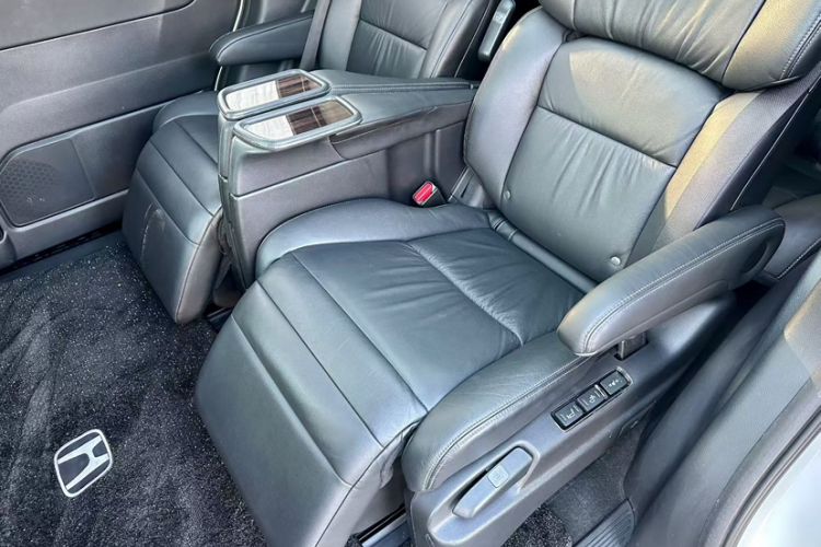 Used Honda Elysion 2016 2.4L Luxury Edition
