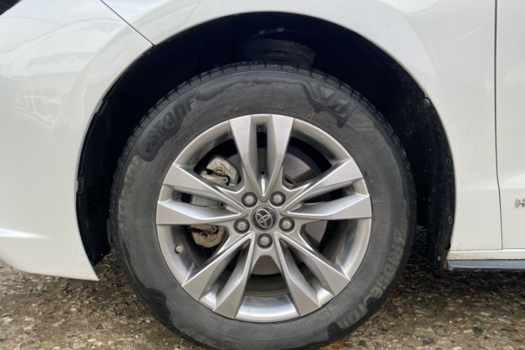 Used Toyota Sienna 2021 2.5L Hybrid Platinum Edition