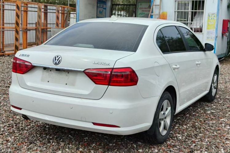 Used Volkswagen Lavida 2013 Revised Classic 1.6L Automatic Fashion Edition
