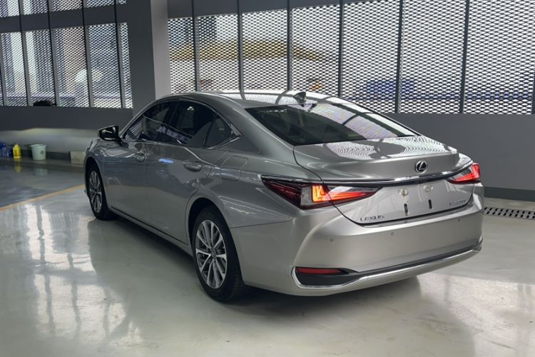 Used Lexus ES 2022 200 Excellence Edition
