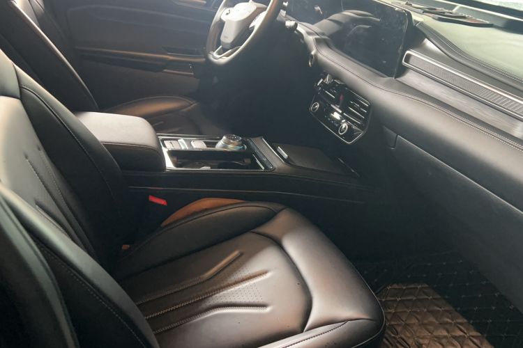 Used Ford Edge 2022 PLUS EcoBoost 245 Four-Wheel Drive Platinum Edition 7-Seater
