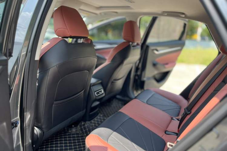 Used Changan Eado 2022 PLUS Blue Whale NE 1.4T GDI DCT Prestige Edition
