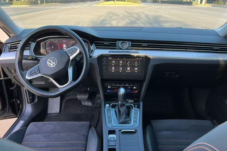 Used Volkswagen Magotan 2021 330TSI DSG 30th Anniversary Edition
