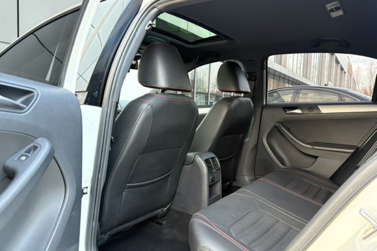 Used Volkswagen Sagitar 2013 2.0 TSI GLI
