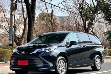 Used Toyota Sienna 2023 2.5L Hybrid Luxury Edition