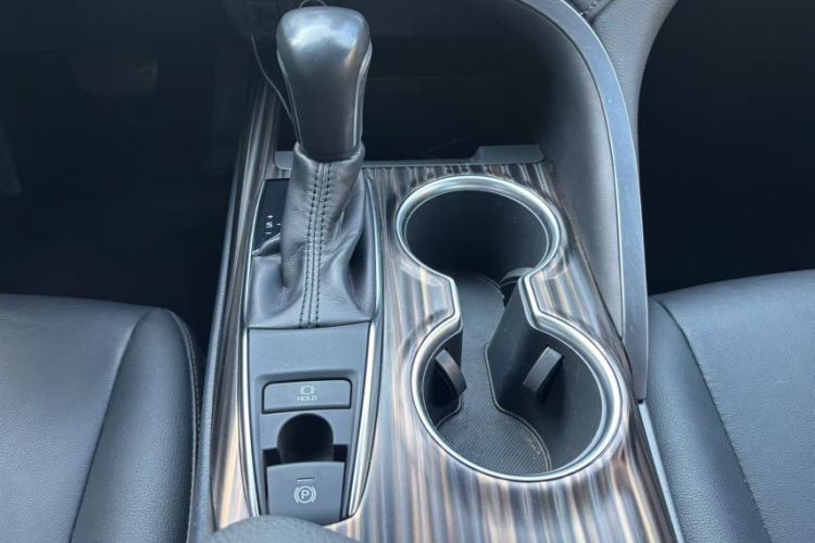 Used Toyota Camry 2018 2.0G Luxury Edition
