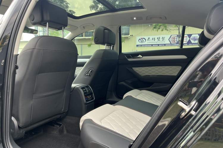 Used Volkswagen Magotan 2023 2 Million Units Commemorative Edition 330TSI DSG Luxury Version