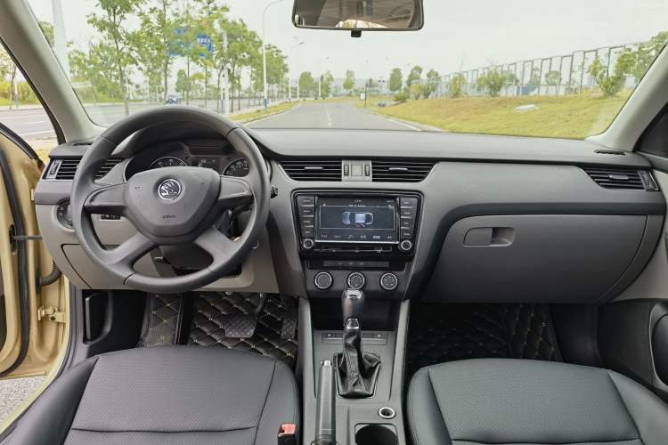 Used Skoda Octavia 2015 1.6L Automatic Eado Edition