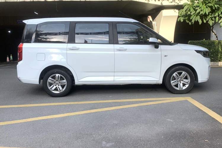 Used Wuling Hongguang PLUS 2019 1.5T Manual Standard Version 7 Seats
