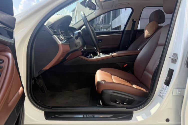 Used BMW 5 Series 2014 520Li Elegant Model
