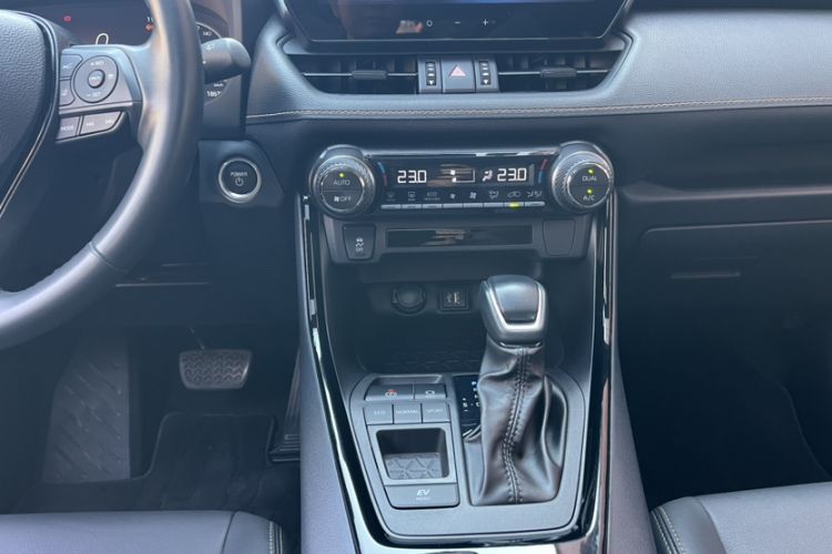 Used Toyota Wildlander 2024 Dual-Motor 2.5L E-CVT Two-Wheel Drive Luxury PLUS Edition