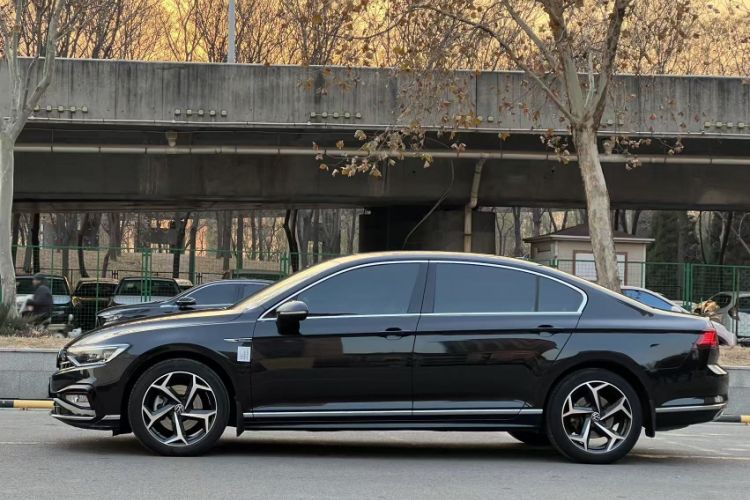 Used Volkswagen Magotan 2023 2 Million Units Commemorative Edition 330TSI DSG Luxury Version
