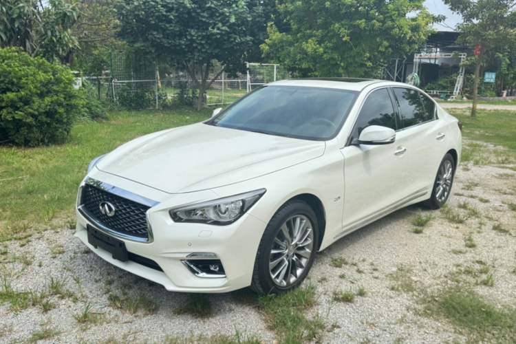 Used Infiniti Q50L 2018 2.0T Enjoyment Version China VI Standard
