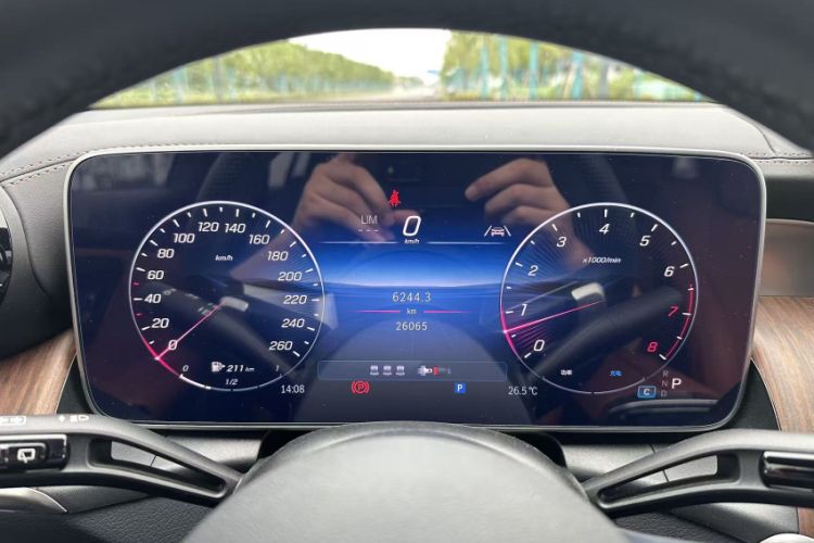 Used Mercedes-Benz GLC 2025 GLC 300 L 4MATIC Dynamic Model 5 Seats