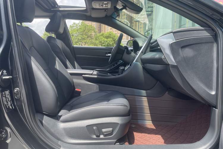 Used Toyota Avalon 2023 Dual-Engine 2.5L Luxury Edition
