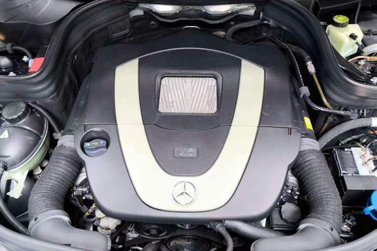 Used Mercedes-Benz GLK-Class 2013 GLK 300 4MATIC Dynamic Sunroof Model
