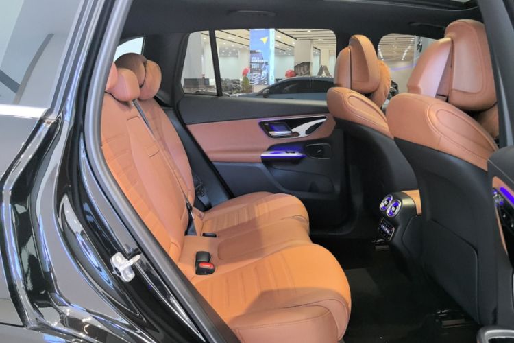 Used Mercedes-Benz GLC 2023 Refreshed GLC 300 L 4MATIC Dynamic Edition 5 Seats
