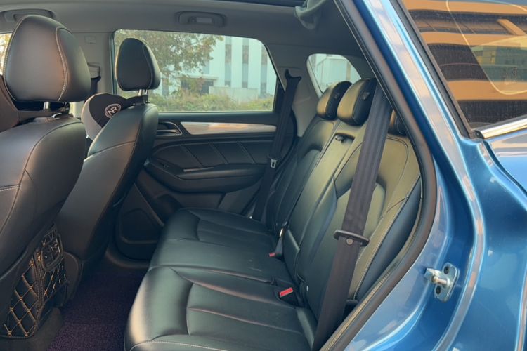 Used Roewe RX5 2016 20T Two-Wheel Drive Automatic Internet Smart Edition
