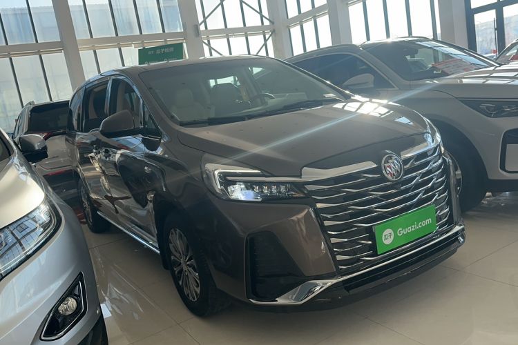 Used Buick GL8 2023 Facelifted Land Cruiser Executive Luxury Version