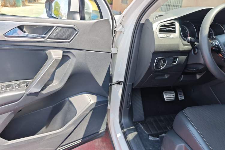 Used Volkswagen Tiguan L 2017 330TSI Automatic Two-Wheel Drive Luxury Edition
