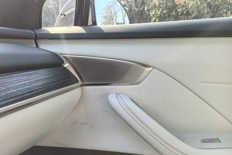 Used ONVO L60 2024 60 kWh Rear-Drive Version
